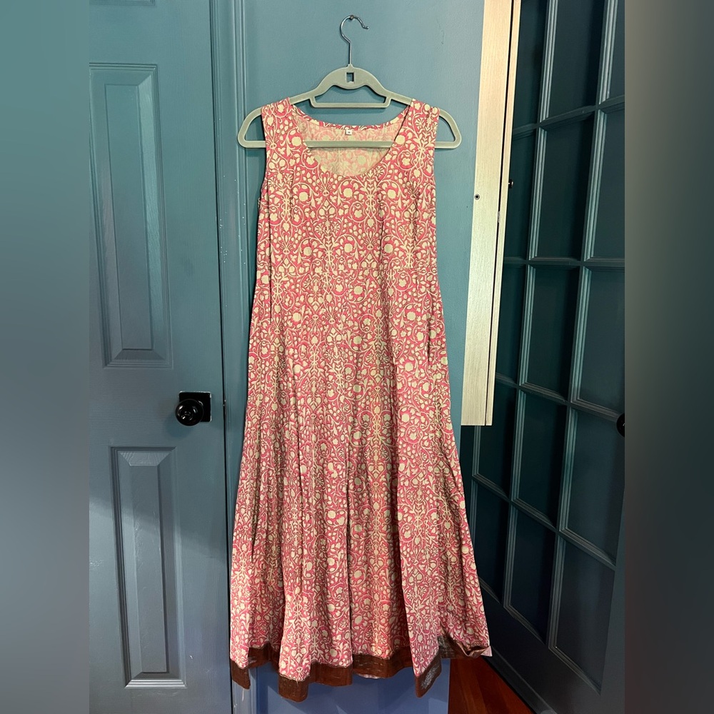 Elegant Pink Sleeveless Dress - Picture 6 of 6